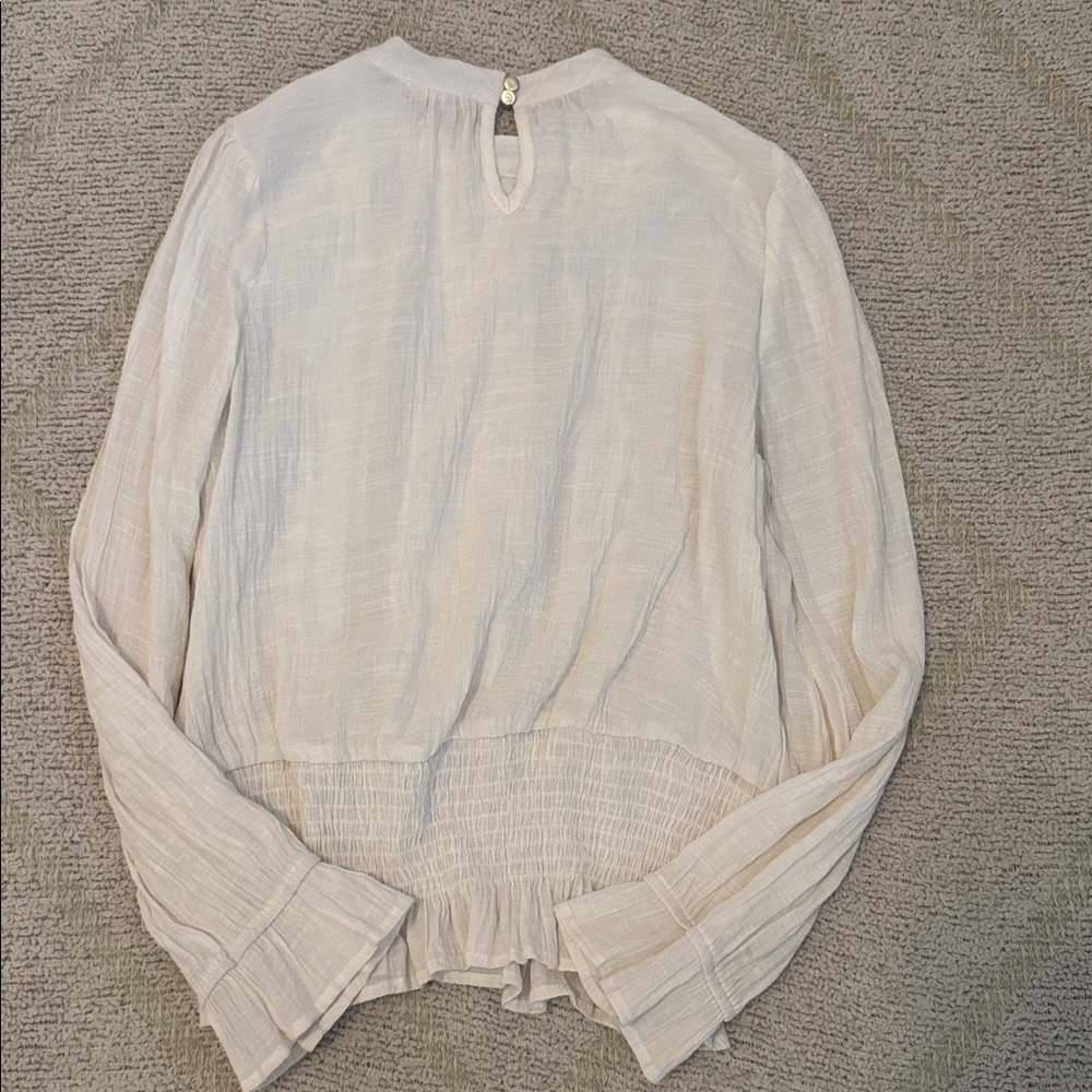 E&M White Lace Smocked Blouse – XL - Picture 5 of 5